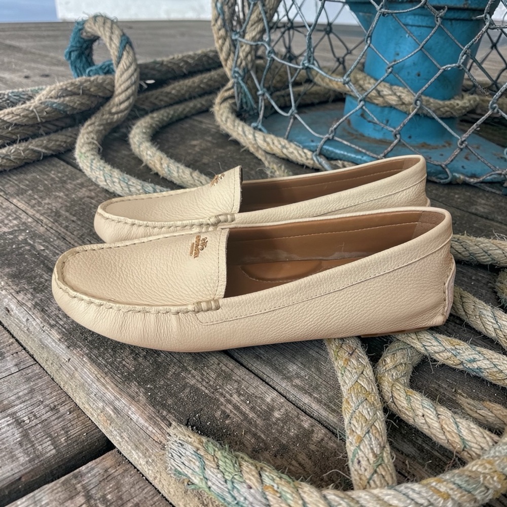NWT Coach Amber Pebble Leather Chalk White Driving Loafers Flats Size 9.5